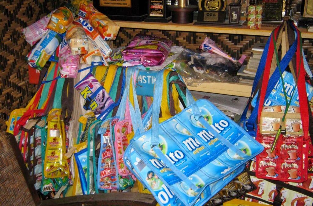 Pengelolaan dan Daur Ulang Sampah Plastik Polikarbonat: Mitigasi Risiko Bahan Kimia Berbahaya