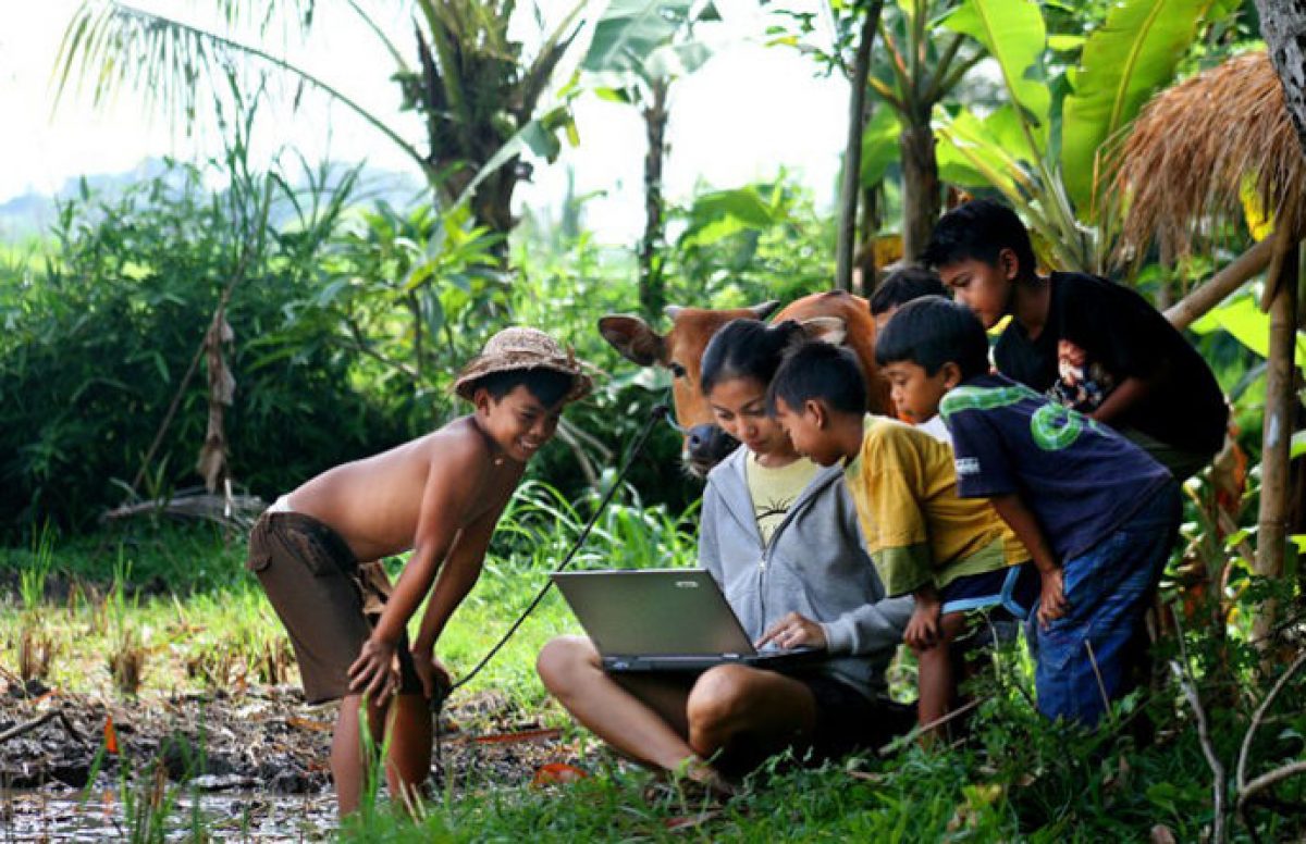Desa Digital: Membangun Jaringan Komunikasi dan Internet di Desa